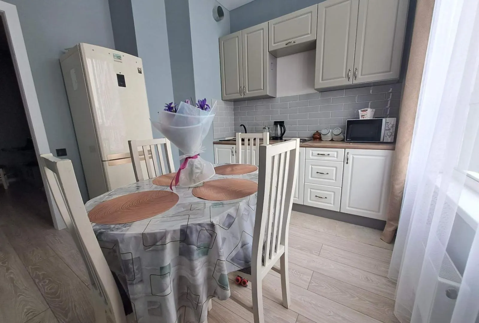 Apartman Respublika Lux Уютная 2-Комнатная Квартира Asztana